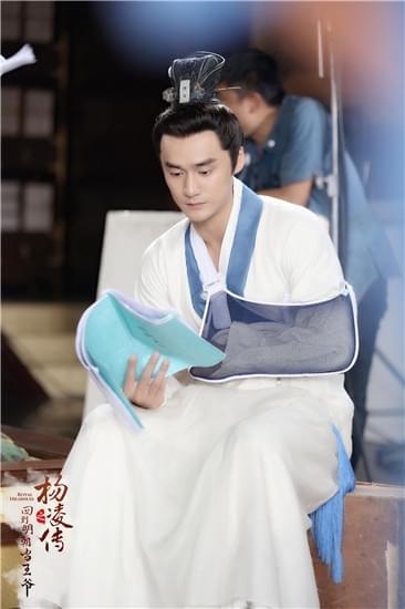 伯顿先生 视频缩略图