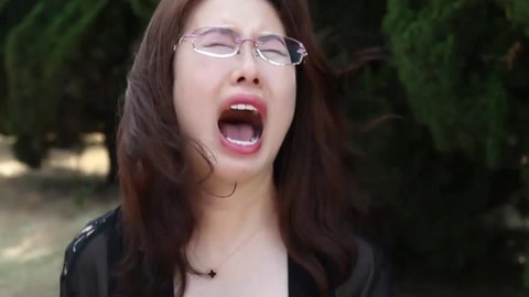 同在蓝天下 视频缩略图