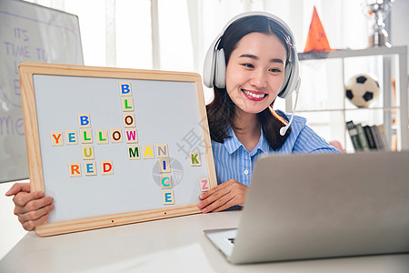 倾城十月 视频缩略图