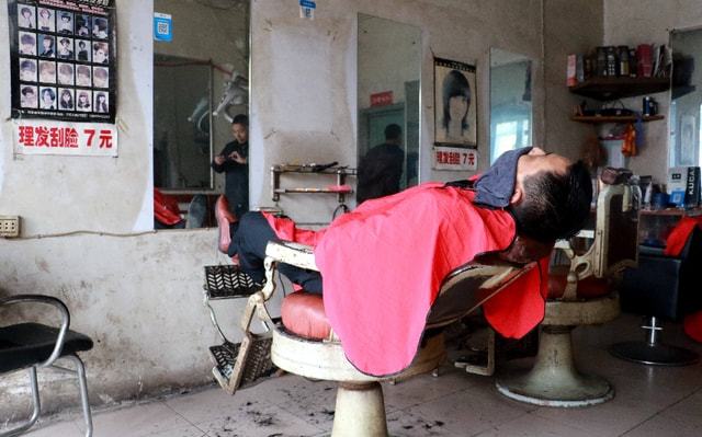 夜袭寡妇村 视频海报