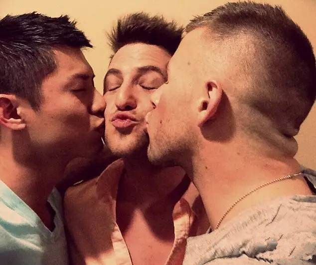 你行......你结婚？ 视频缩略图