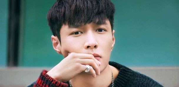 依然爱情服务生 视频海报