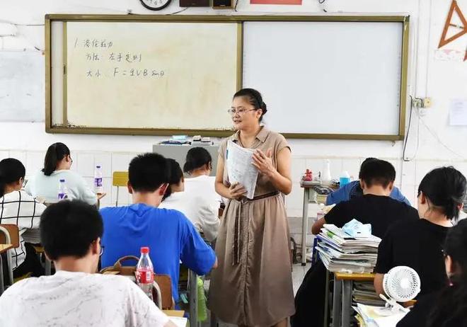 发丘陵冢 视频海报