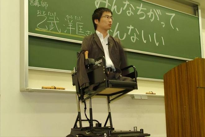 偷穿高跟鞋 视频主图