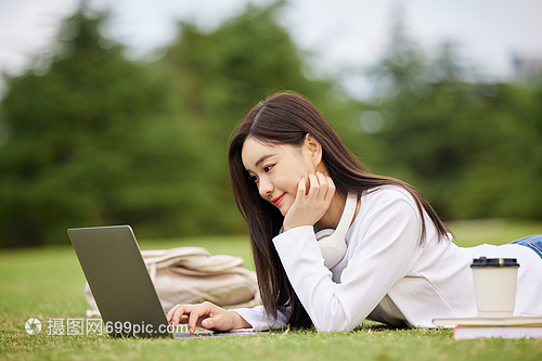 何处是我朋友的家 视频缩略图