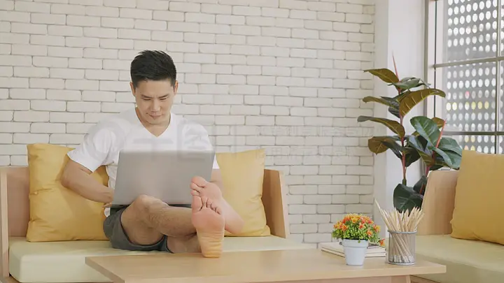 夏夜骑士 视频海报