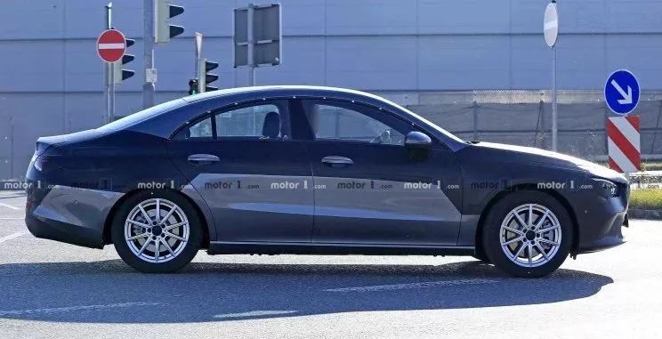 周末勇士 视频缩略图