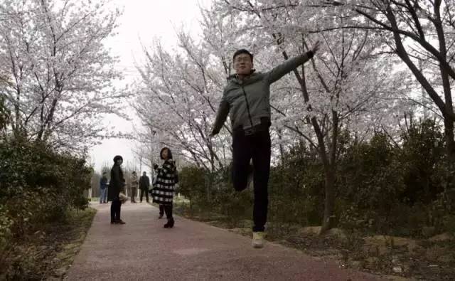 同学麦娜丝 视频缩略图