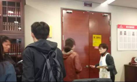 夜班惊魂 视频海报