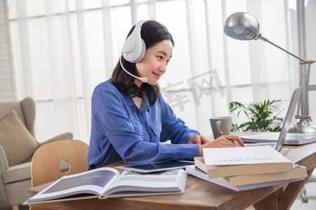 伊莲娜 视频缩略图