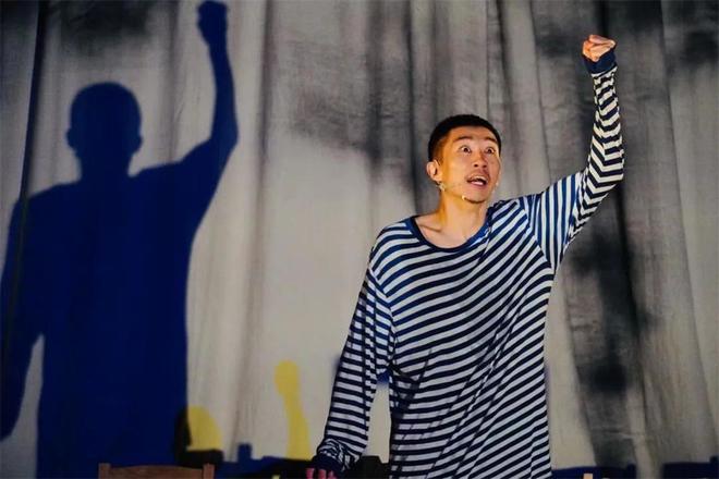 国王的全息图 视频缩略图