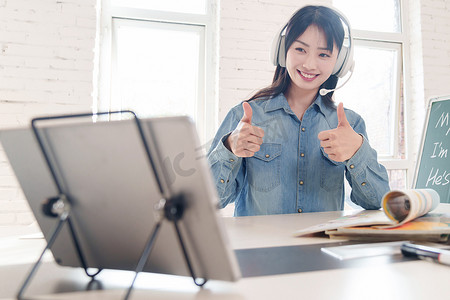 仲夏夜惊魂 视频缩略图