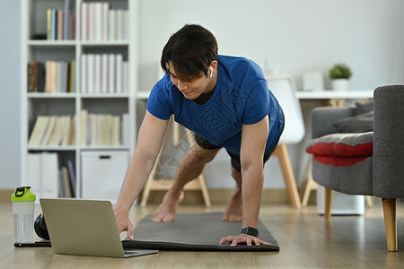 侏罗纪公园3 视频缩略图