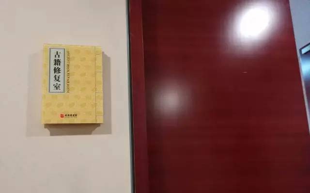 冒牌上尉 视频海报