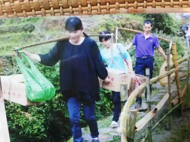 同学麦娜丝 视频缩略图