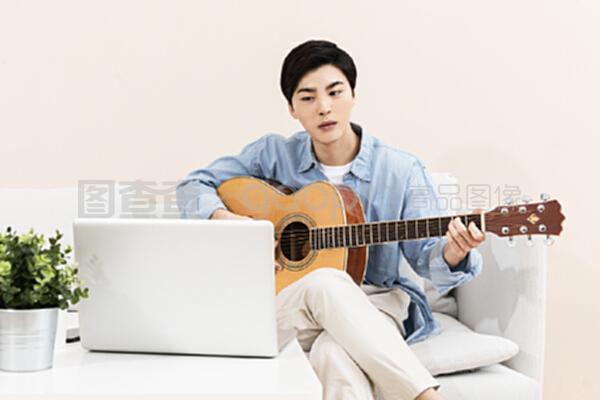 依兰爱情故事 视频缩略图