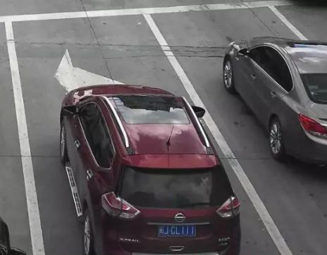 侏罗纪入侵 视频缩略图