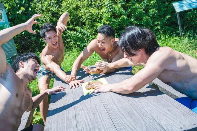 史酷比和狂热摔跤：飙车者之咒 视频缩略图