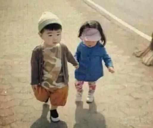 偷穿高跟鞋 视频缩略图