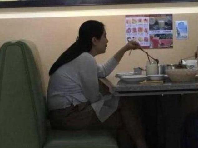 倾城十月 视频缩略图