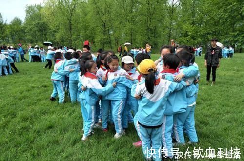 低俗喜剧 视频缩略图