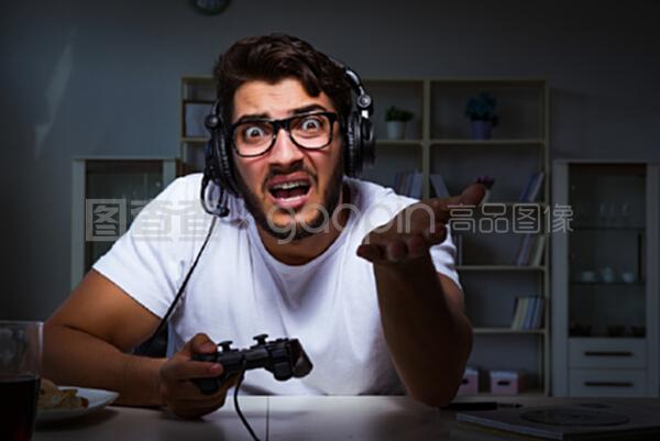 伪造者 视频缩略图