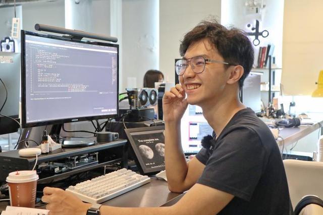 他的三个女儿 视频缩略图